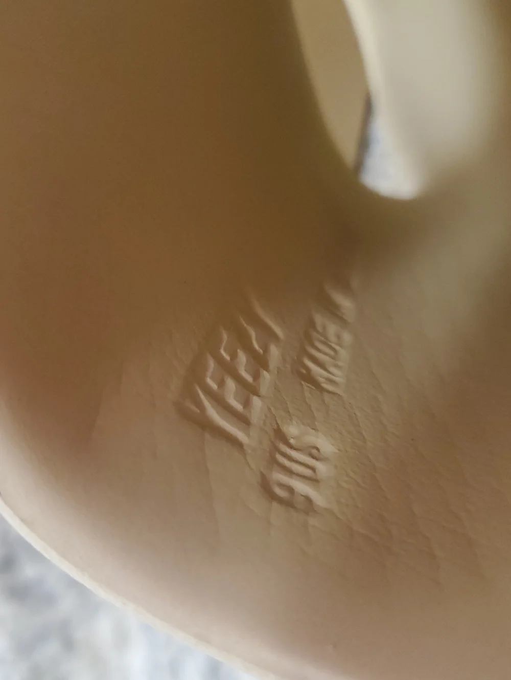 YEEZY adidas Slide in BONE Color